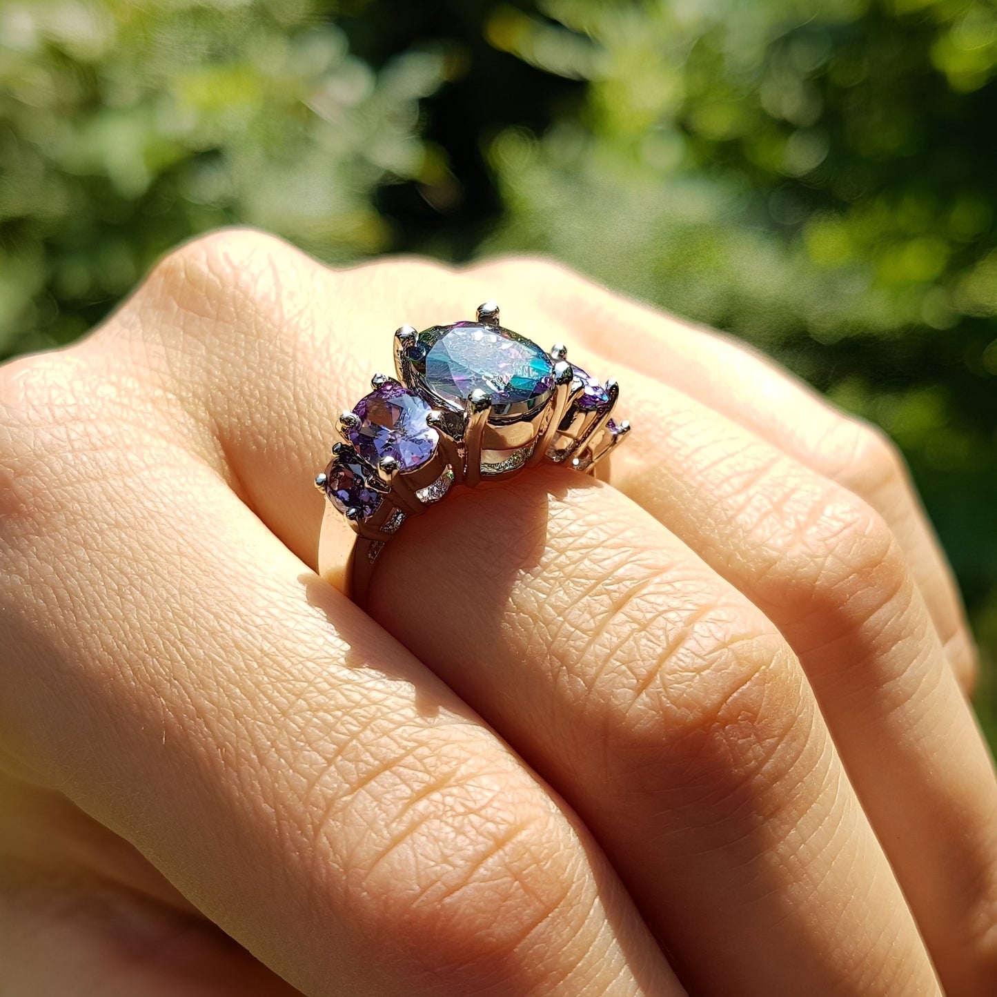 Kira – Bague Étincelante 5 Gemmes Mystiques