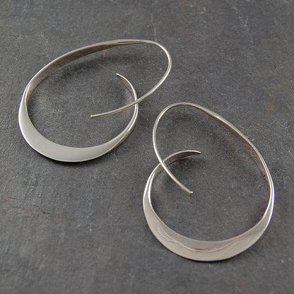 Lora – Boucles d’Oreilles Spirales Élégantes