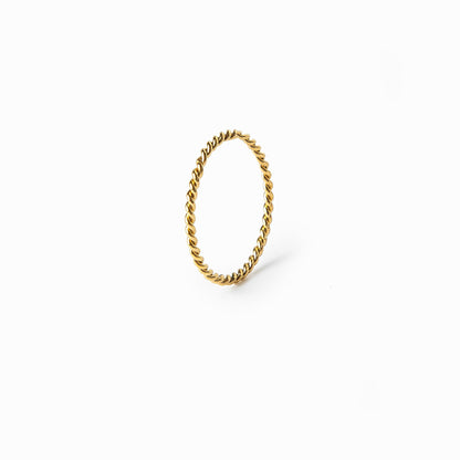 Mary – Bague Fine Corde Torsadée Dorée