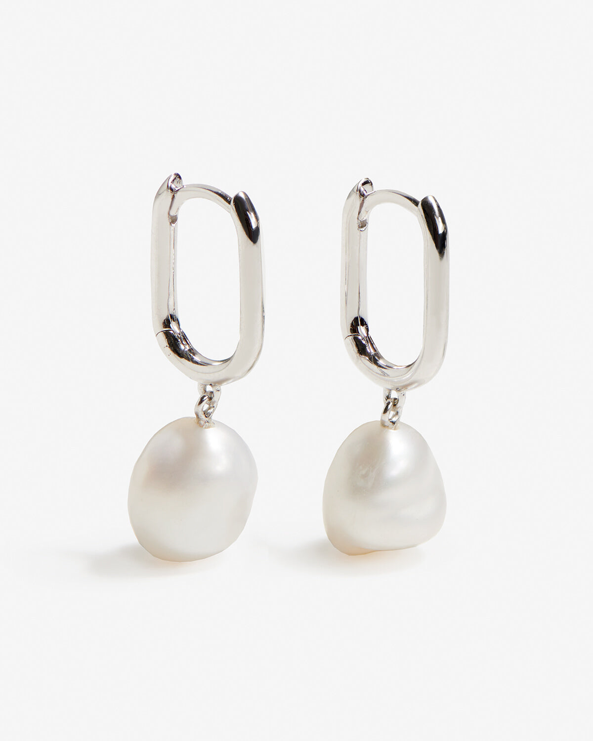 Esme - Boucles d'oreilles créoles rectangulaires en argent avec perles