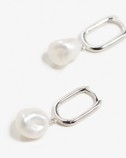 Esme - Boucles d'oreilles créoles rectangulaires en argent avec perles