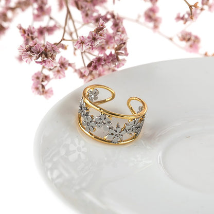 Merina – Bague Fleur de Marguerite Asymétrique