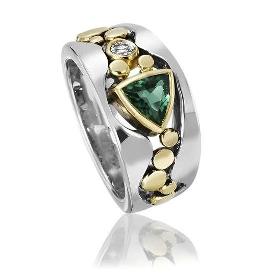 Reine – Bague Vintage avec Cristal Vert
