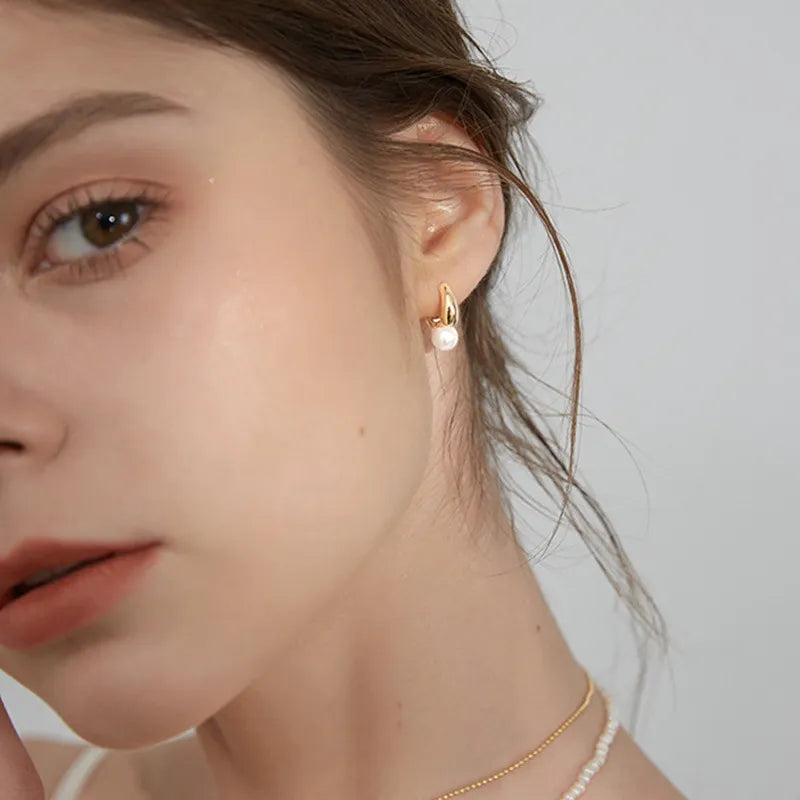 Mirelle – Charm Minimaliste en Or et Perle