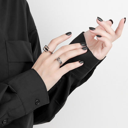 Malia – Bague Argentée au Design Irrégulier