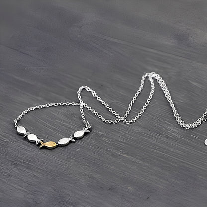 Amandine – Collier Poisson Doré Élégant
