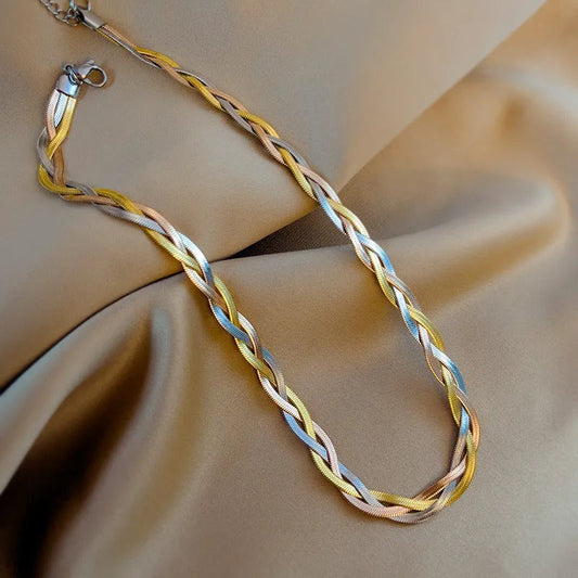Juline – Le Collier Métal Éternel