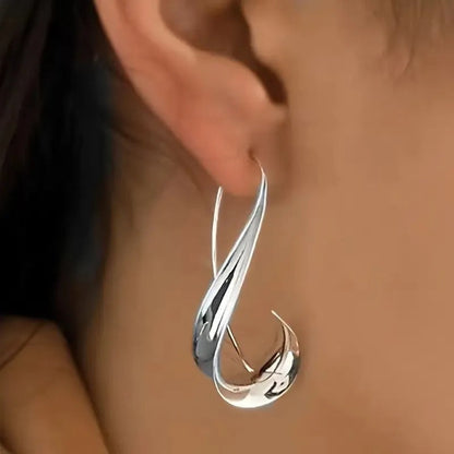 Anneliese – Boucles d’Oreilles Dorées Intemporelles et Élégantes