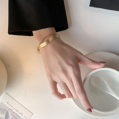 Liora – Bracelet Minimaliste Éclatant