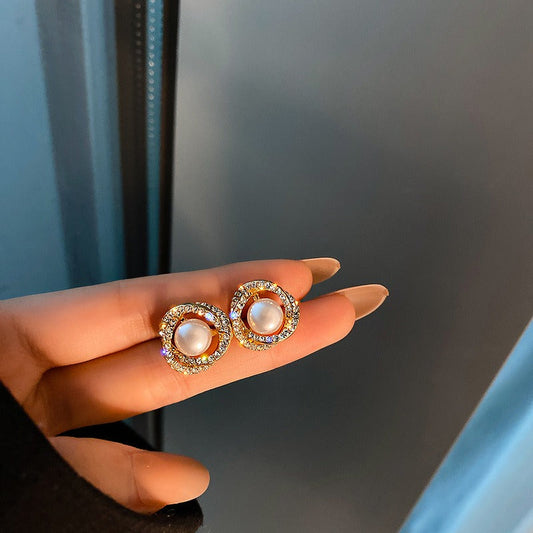Aveline – Boucles d’oreilles élégantes à perles en spirale