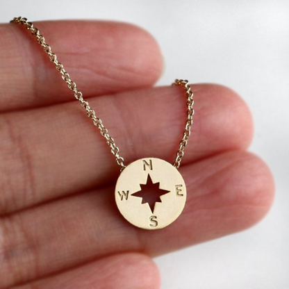 Collier Charme avec Compas Rond
