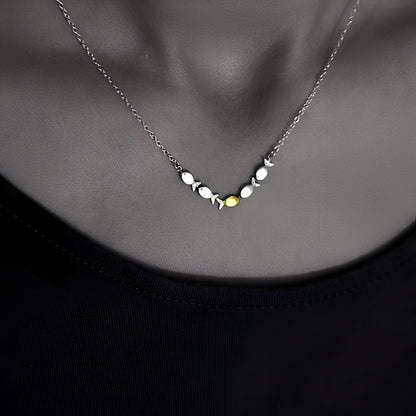 Amandine – Collier Poisson Doré Élégant