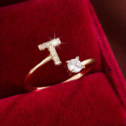 Nova – Bague Moderne Ouverte avec Initiale et Cubic Zirconia
