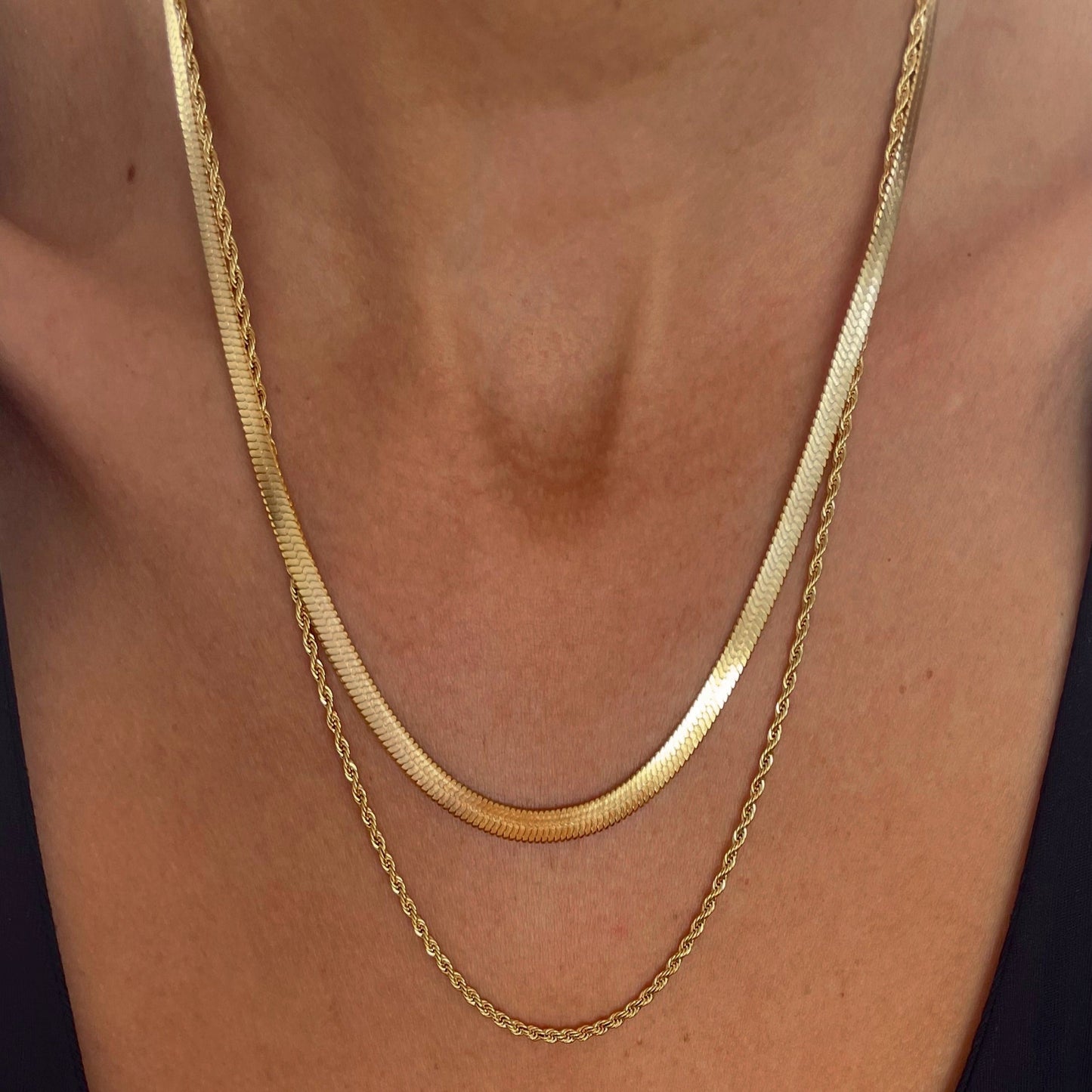 Alina – Collier Torsadé Double Couches en Os de Serpent