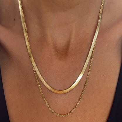 Alina – Collier Torsadé Double Couches en Os de Serpent