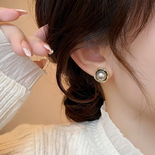 Grace – Boucles d'oreilles classiques avec perle noire
