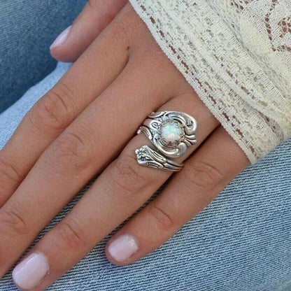 Maelle – Bague Cuillère Ajustable en Opale Blanche