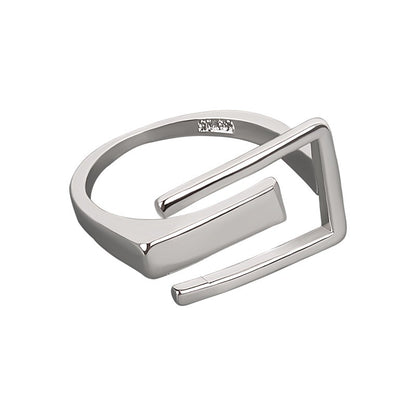 Malia – Bague Argentée au Design Irrégulier
