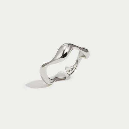 Whitney – Bague Minimaliste Ondulée