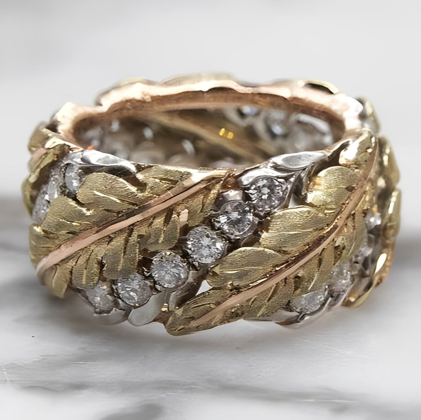 Sheena – Bague Vintage Dorée avec Détails de Diamant