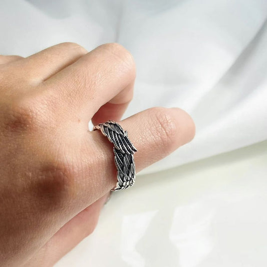 Xenia – Bague Ailes d'Ange Punk Rétro