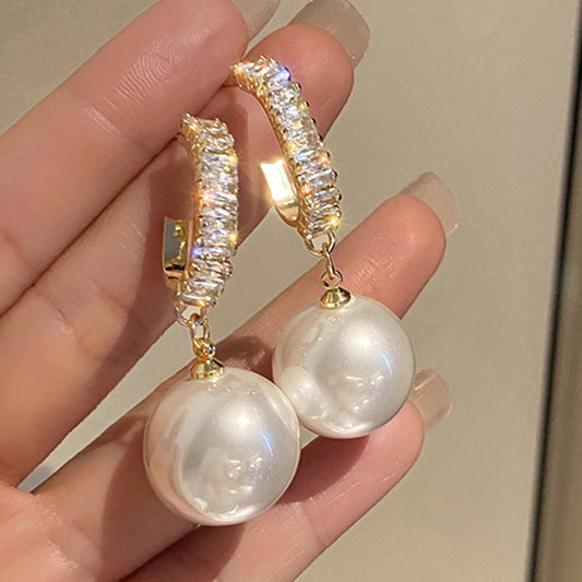 Elsa – Boucles d'Oreilles Élégantes avec Perles et Zircon