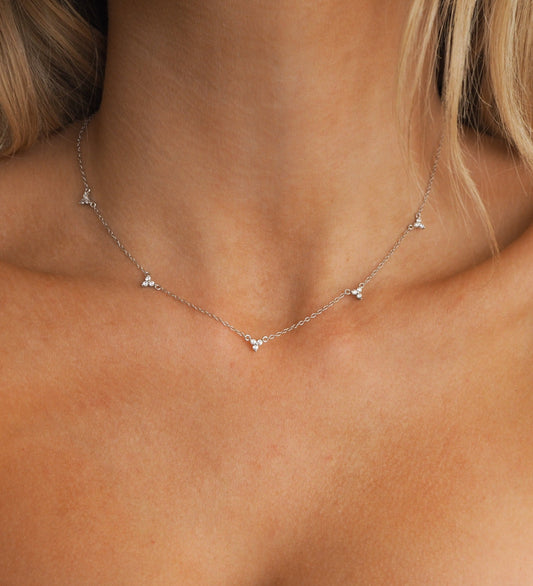 Collier en argent avec cluster de cristaux