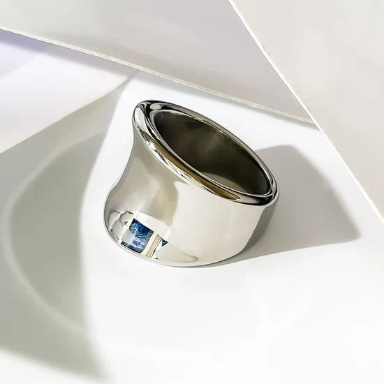 Athena – Bague Dorée Élégante