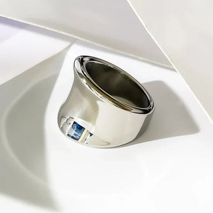 Athena – Bague Dorée Élégante