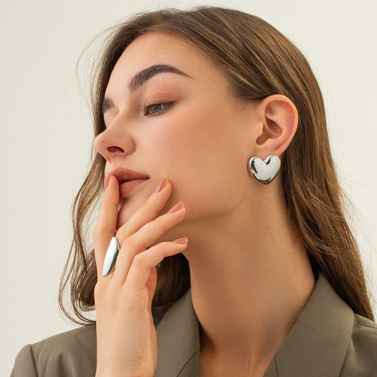 Katrin – Boucles d’Oreilles Cœur Élégantes