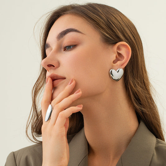 Katrin – Boucles d’Oreilles Cœur Élégantes