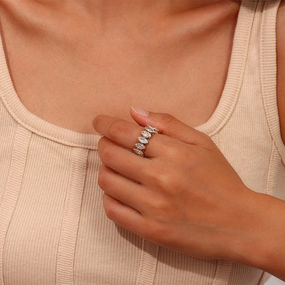 Eve – Bague Diamantée Élégante