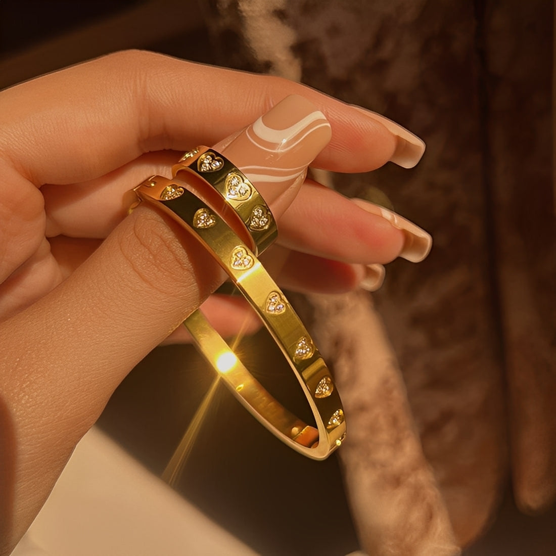 Aira – Bracelet Féminin Cœur en Acier Titane