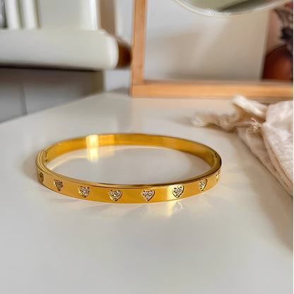 Aira – Bracelet Féminin Cœur en Acier Titane