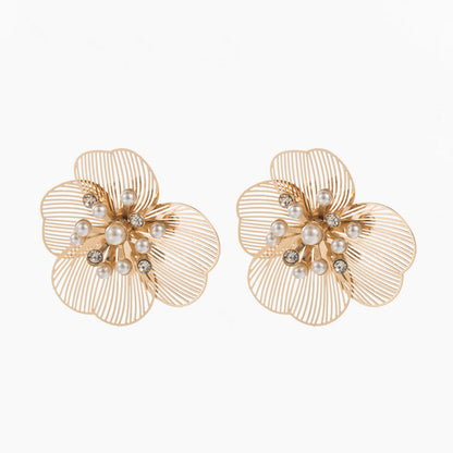 Jane – Boucles d'oreilles Fleur Gravée avec Perle