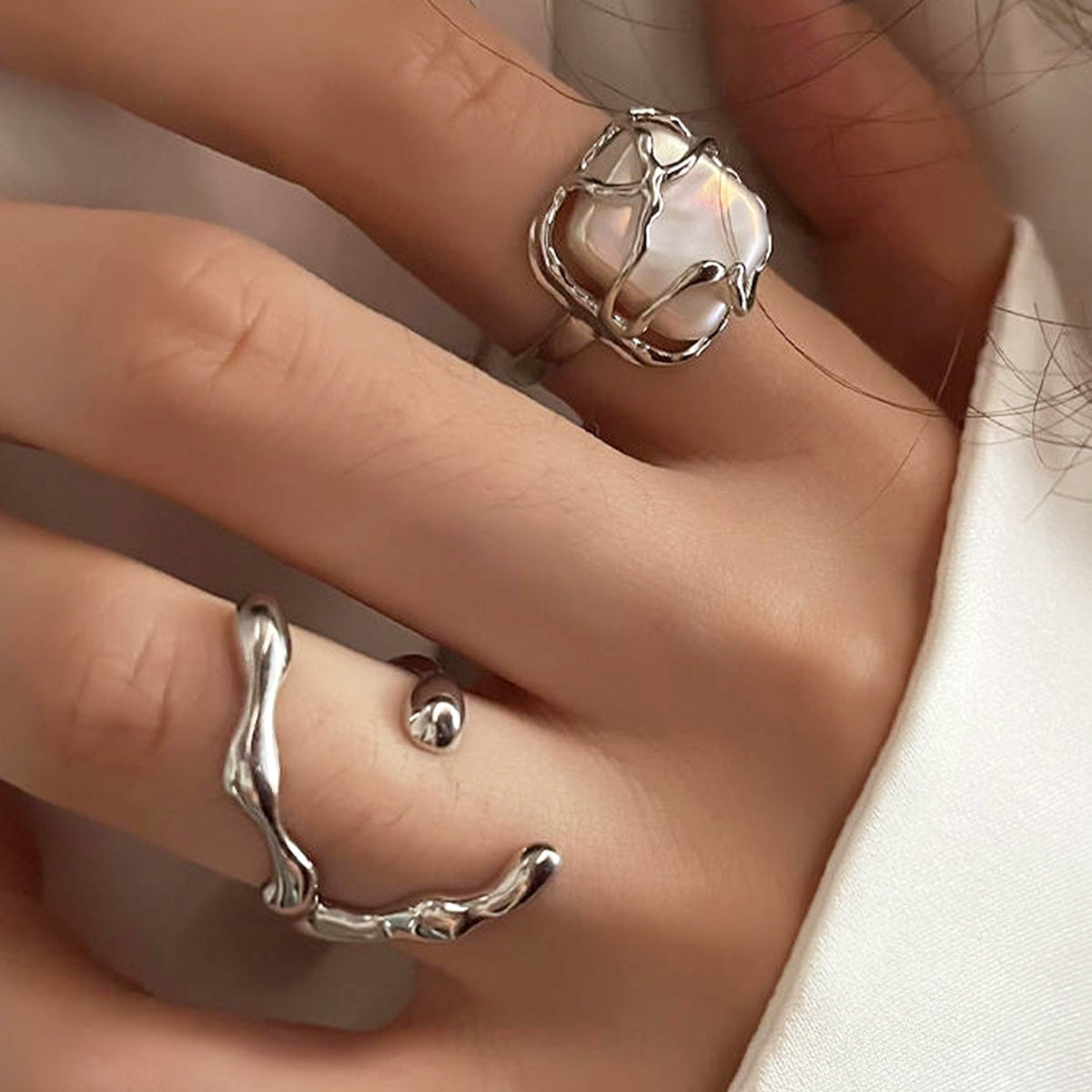 Marian – Bague Dorée à Perle