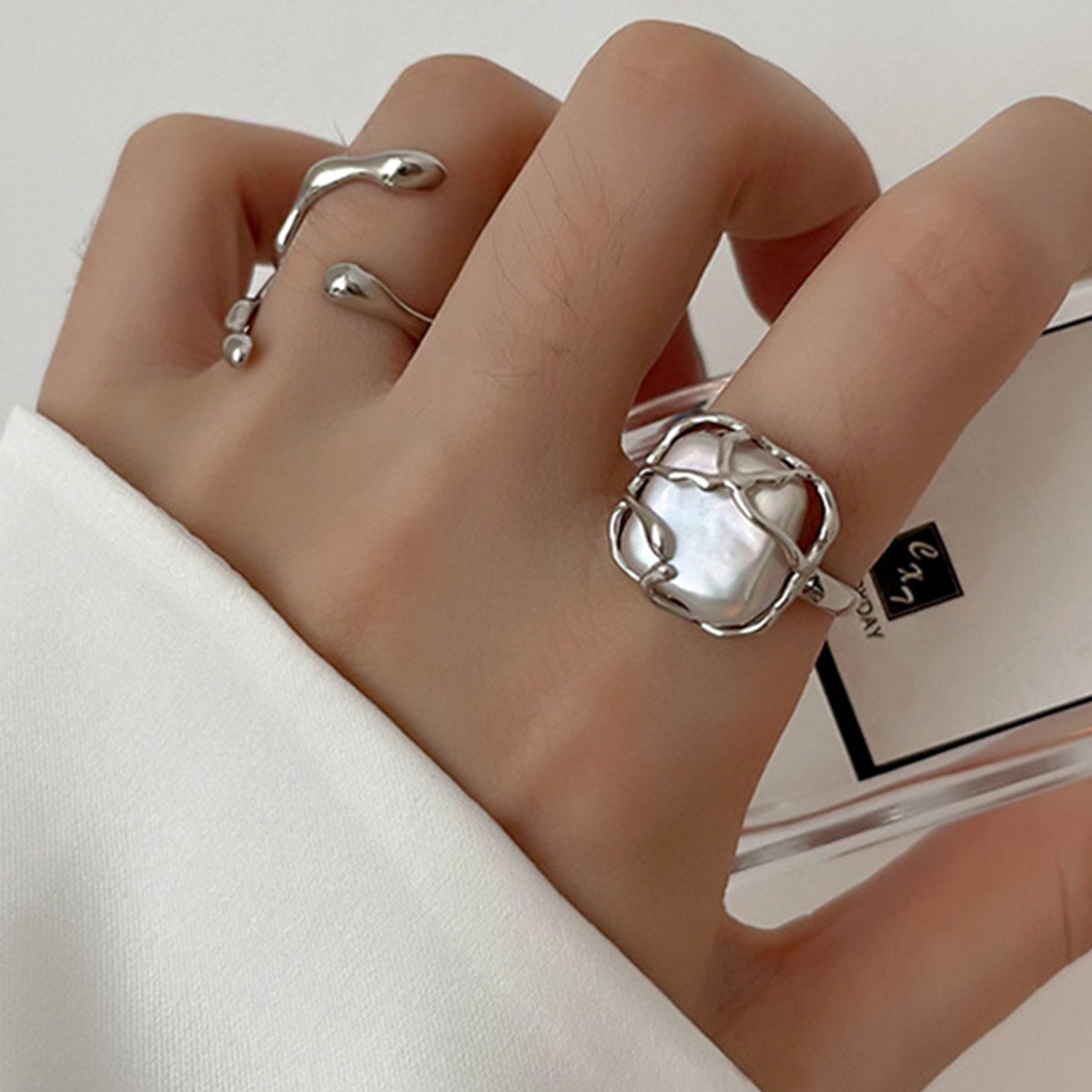 Marian – Bague Dorée à Perle