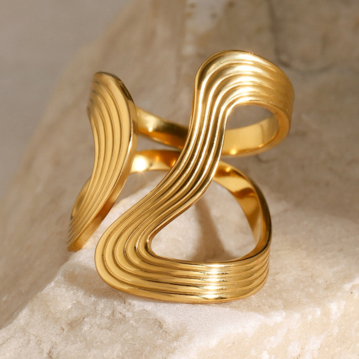 Elvie – Bague Ouverte à Ondulations Irrégulières