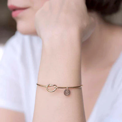 Belle – Bracelet Initiale Élégant