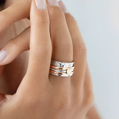 Amara – Bague Tournante de Cœur