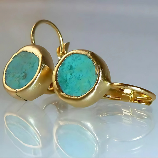 Saphira – Boucles d’oreilles vintage avec breloques turquoise et dorées