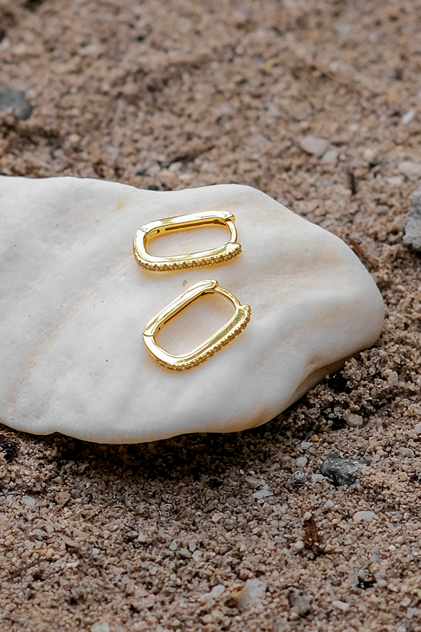 Lara – Boucles d’Oreilles Ovales Élégantes