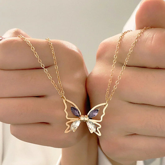 Avril – Collier Papillon Magnétique en Or