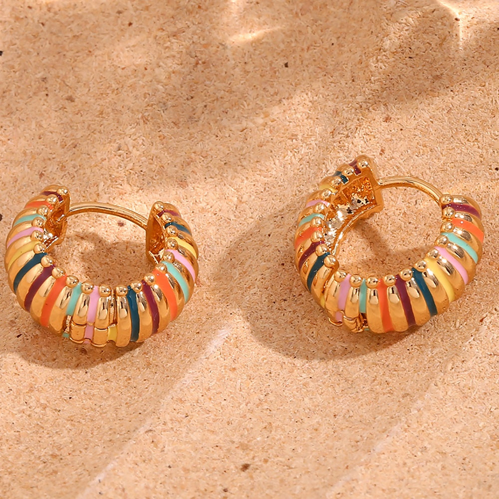 Chelsea – Créoles Dorées à Rayures Arc-en-Ciel