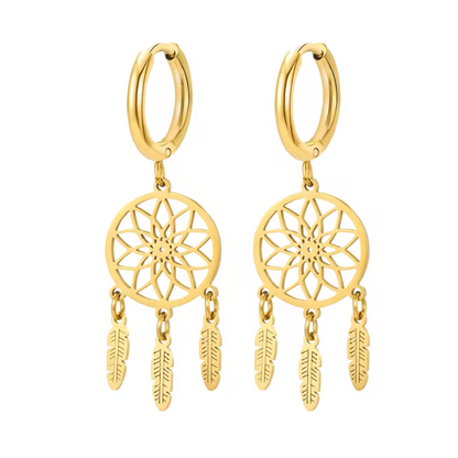 Carla – Boucles d’Oreilles Dorées à Pendentif Attrape-Rêves