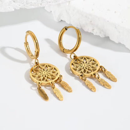 Carla – Boucles d’Oreilles Dorées à Pendentif Attrape-Rêves