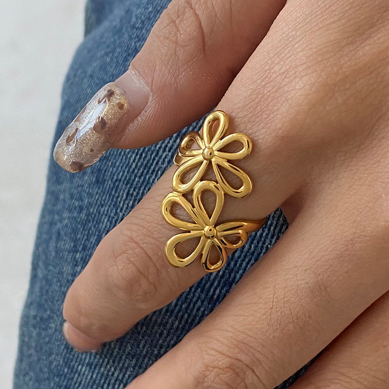 Fiora – Bague Dorée à Fleur Cinq Pétales