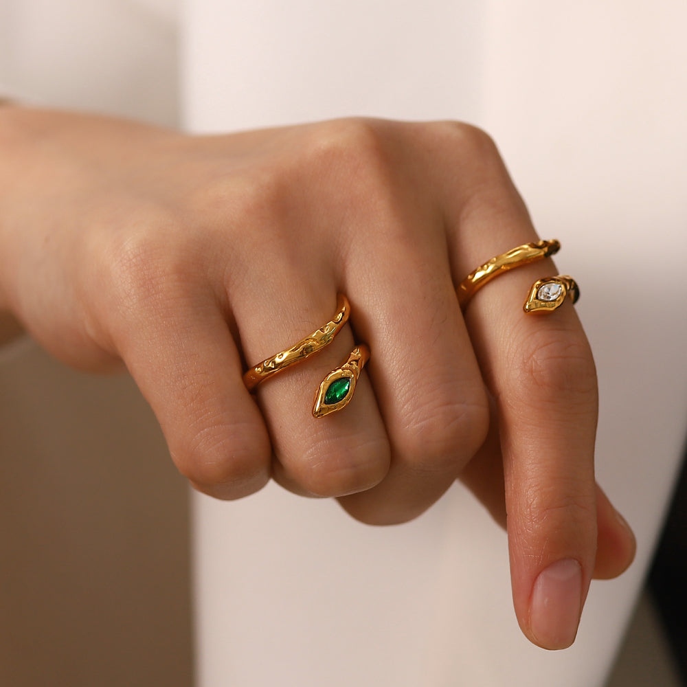 Nyx – Bague Serpent Lave Dorée