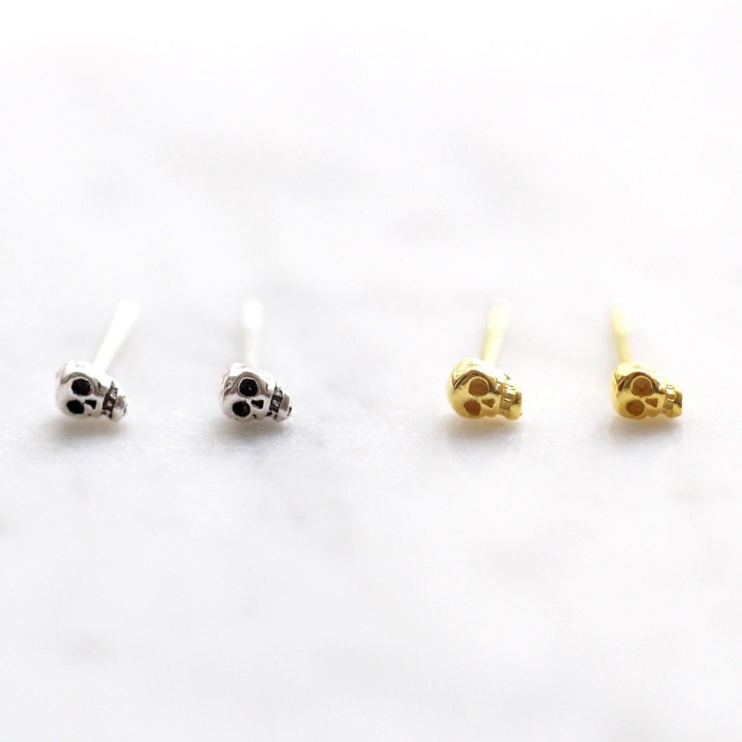 Reem - Boucles d'oreilles Clous Petit Crâne