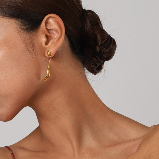 Leilla – Boucles d’Oreilles Goutte Or Liquide